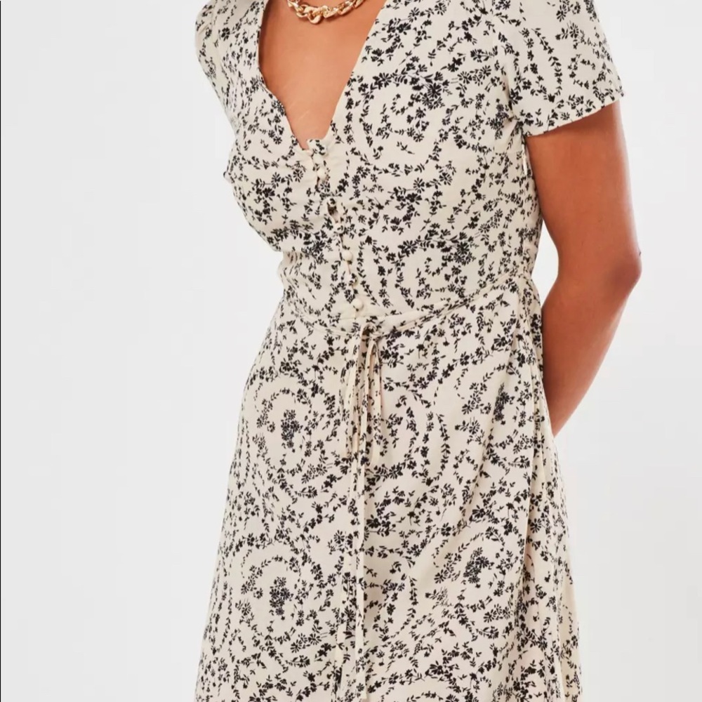 MISSGUIDED stone floral half button tea dress